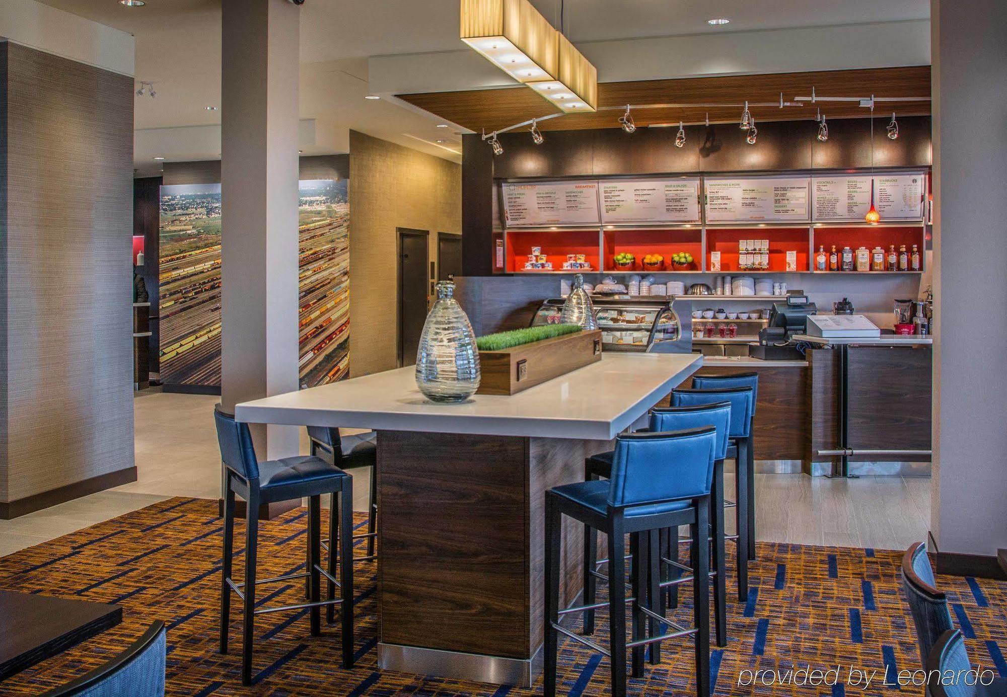 Courtyard By Marriott Winnipeg Airport Exterior foto